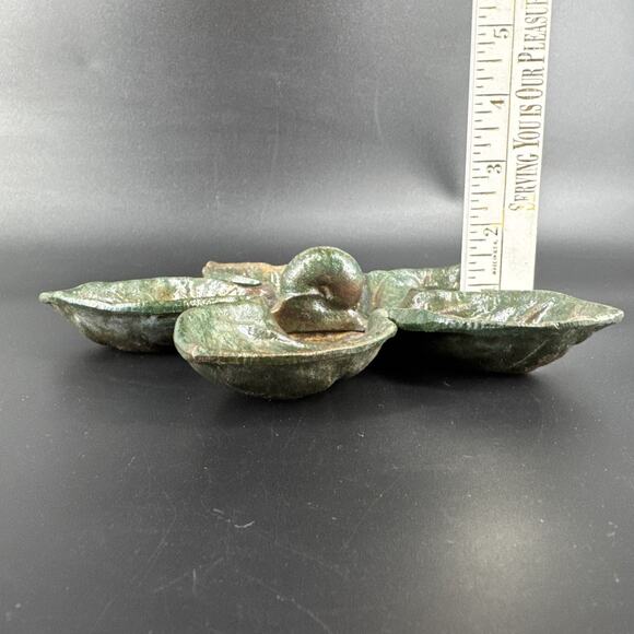 Vintage Cast Iron Leaf With Snail Rustic Primitive Garden Decor Ashtray Dish - Picture 5 of 14